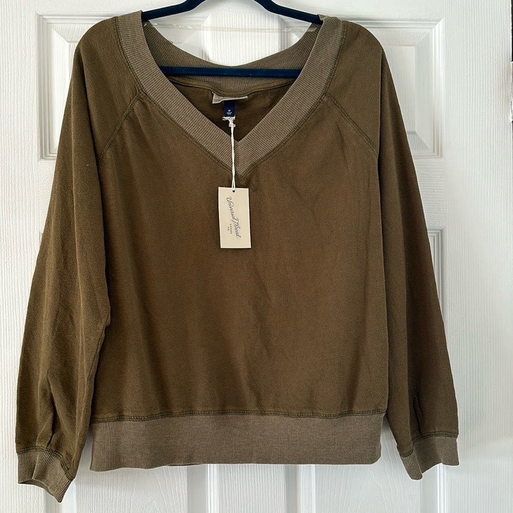 Universal threads sweatshirt